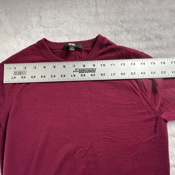 Uniqlo Unisex Small 100% Wool Crewneck Sweater Burgundy Pullover Casual Outdoor - Picture 6 of 8